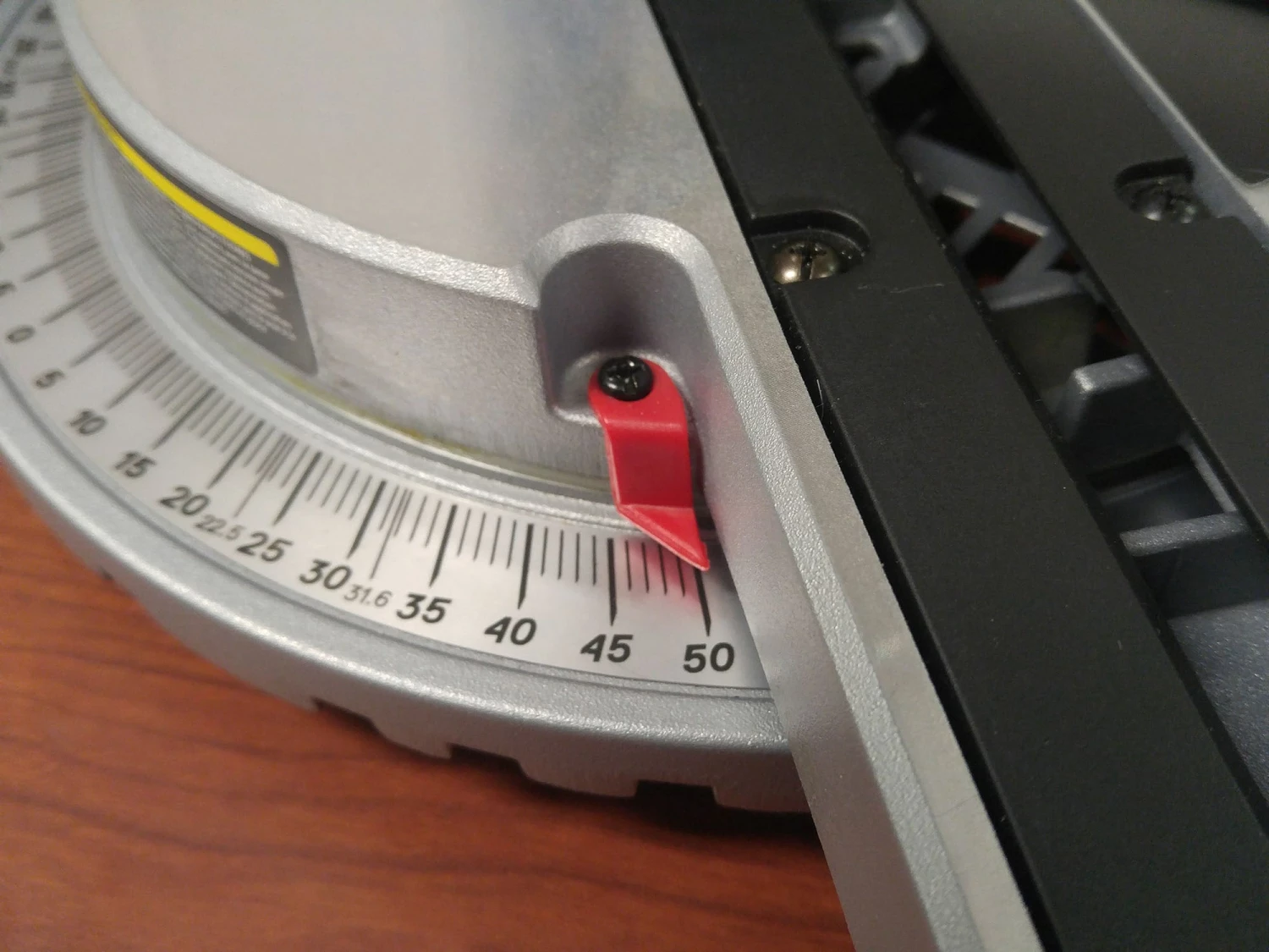 Kobalt Miter Saws Compact sliding 7-1/4-in 10 Amps Single Bevel Sliding Compound Corded Miter Saw 11 Kobalt Miter Saws Compact sliding 7-1/4-in 10 Amps Single Bevel Sliding Compound Corded Miter Saw - Image 11