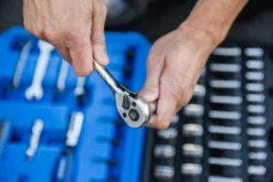 Kobalt Mechanics Tool Sets Centennial 100-Piece Standard (SAE) and Metric Combination Polished Chrome Mechanics Tool Set (1/4-in; 3/8-in) -Kobalt Sales Shop 40333072 scaled