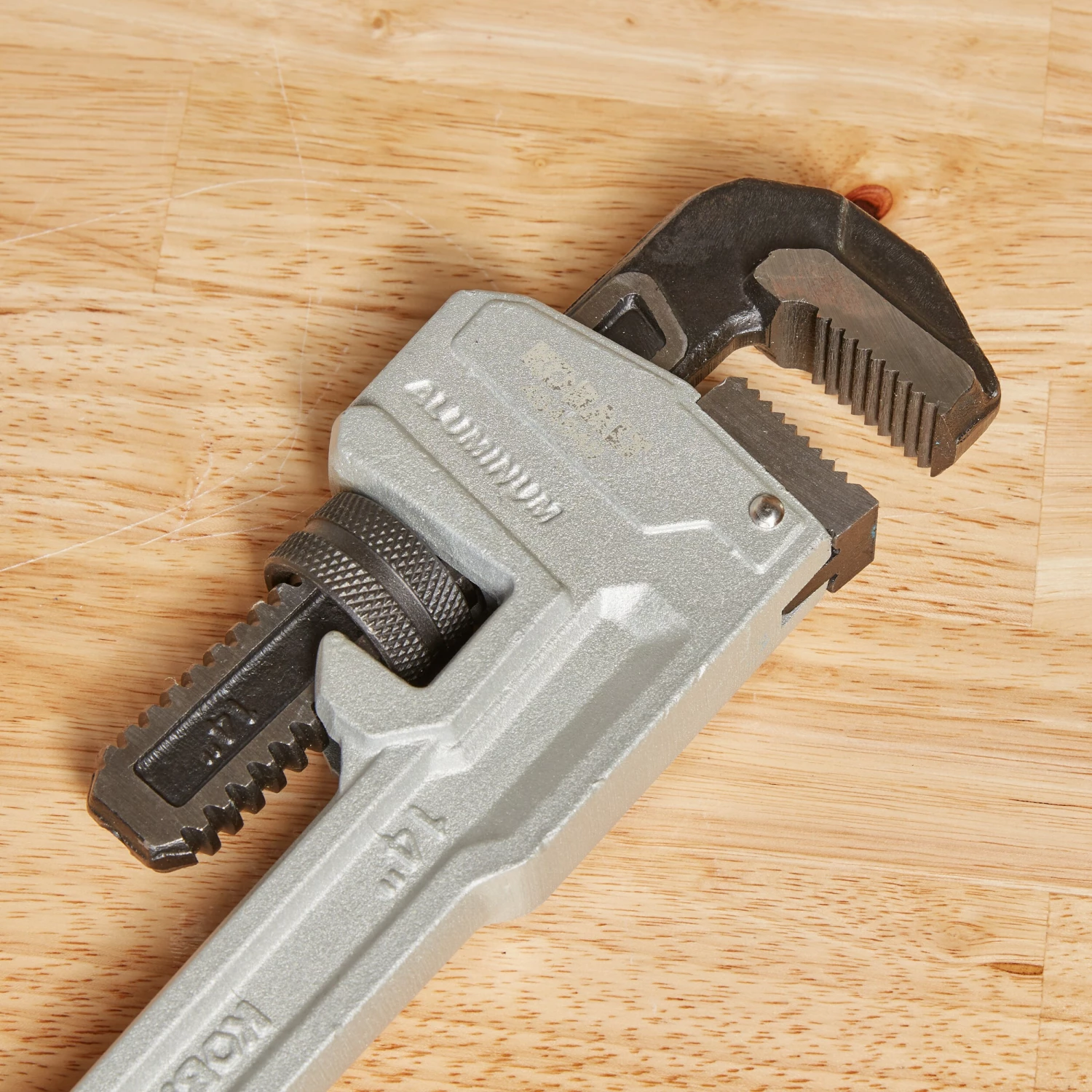 Kobalt Pipe Wrenches 14-in Aluminum Pipe Wrench 4 Kobalt Pipe Wrenches 14-in Aluminum Pipe Wrench - Image 4