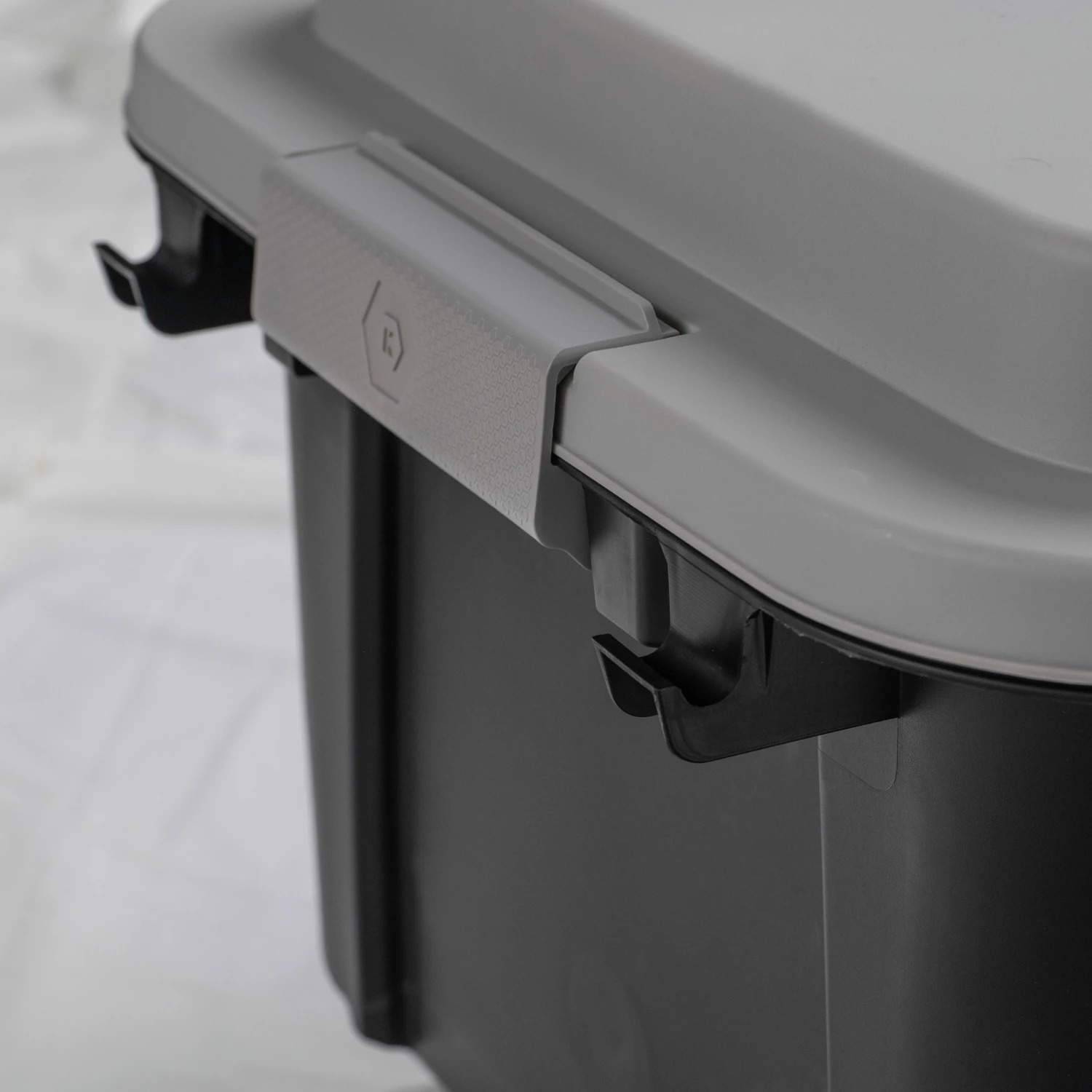 Kobalt Plastic Storage Totes Kobalt Weatherproof Sportsman Trunk 6 Kobalt Plastic Storage Totes Kobalt Weatherproof Sportsman Trunk - Image 6